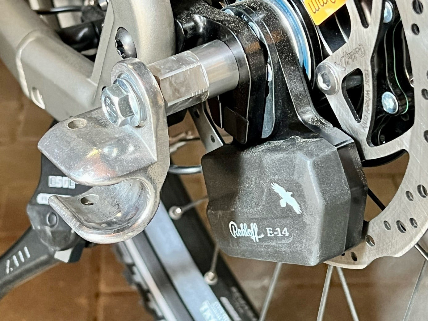 axe de serrage rapide avec adaptateur universel | longueur de serrage 154mm - 165mm